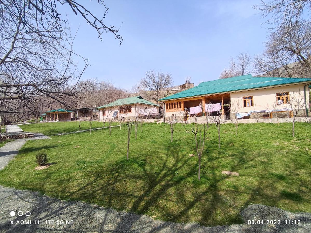 Hayat Guesthouse Nuratau Mountains Yukary-Ukhum Exterior foto