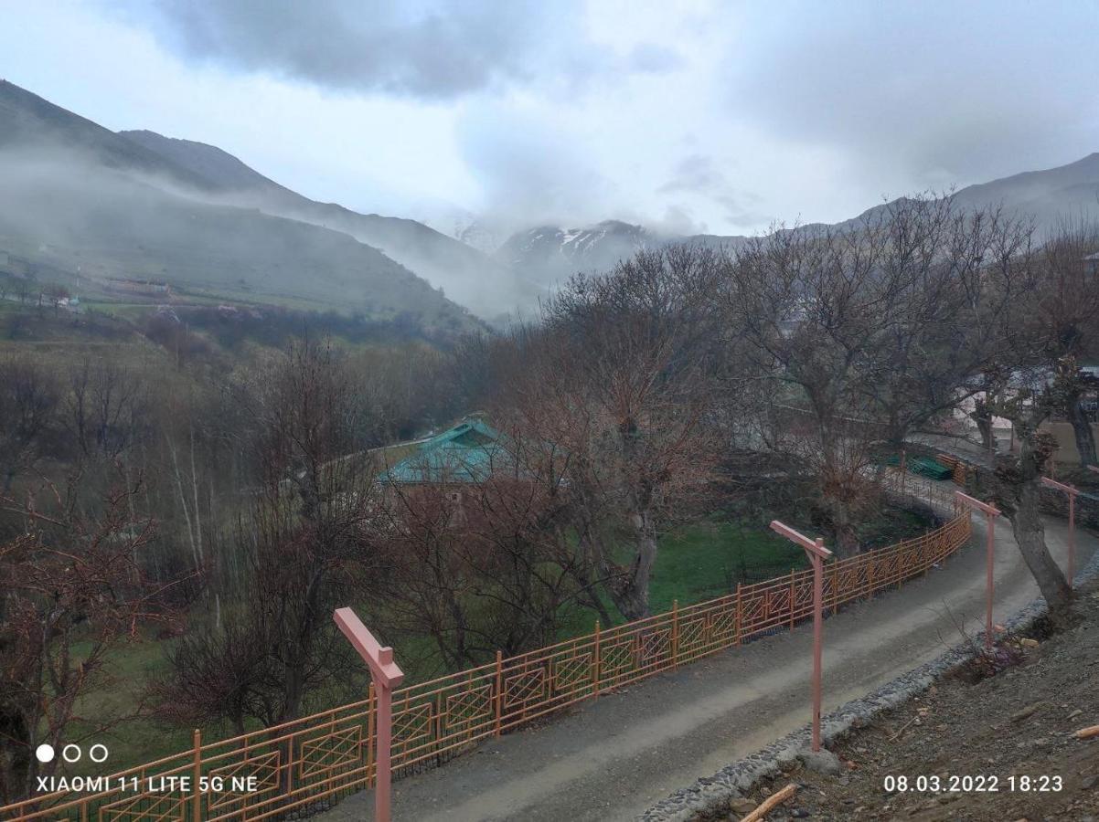 Hayat Guesthouse Nuratau Mountains Yukary-Ukhum Exterior foto