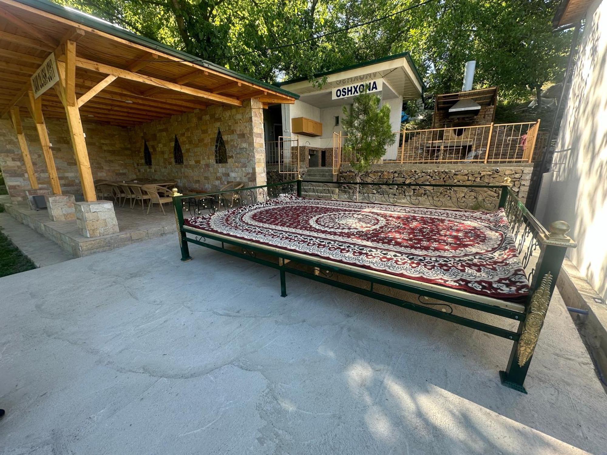 Hayat Guesthouse Nuratau Mountains Yukary-Ukhum Exterior foto